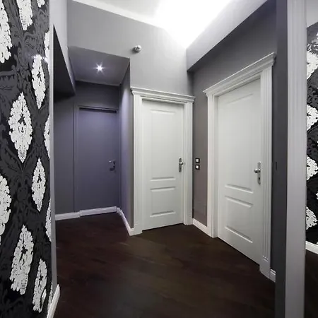 Vatican Treasure Pensión 3*