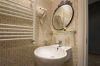 Vatican Treasure Pensión Roma