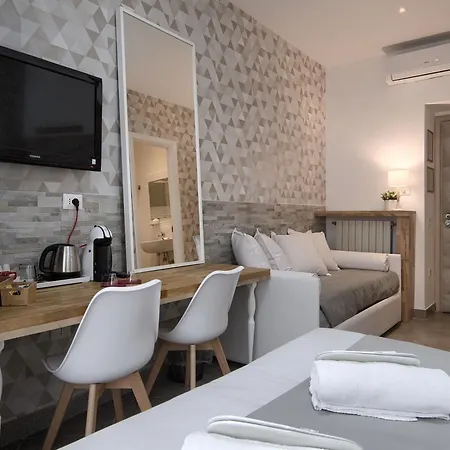 Vatican Treasure Pensión Roma